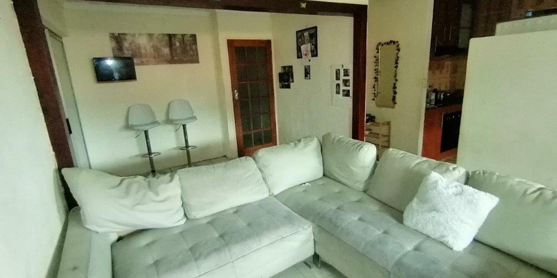 Image 4 of 6