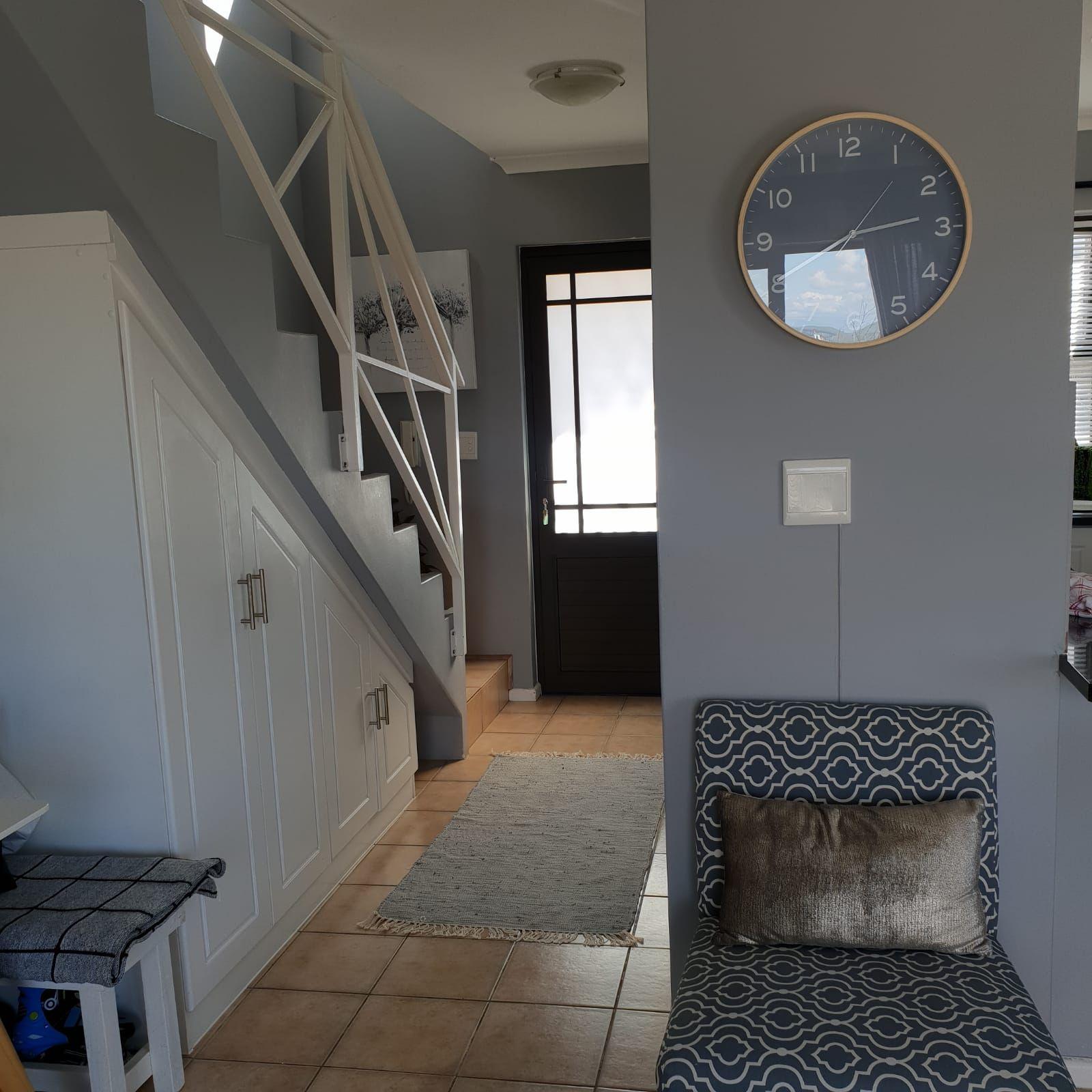 Image 4 of 6