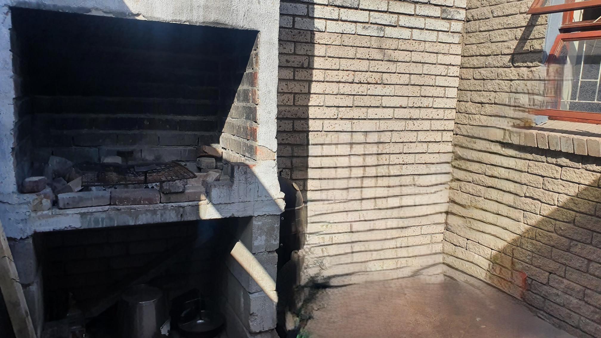Image 4 of 6