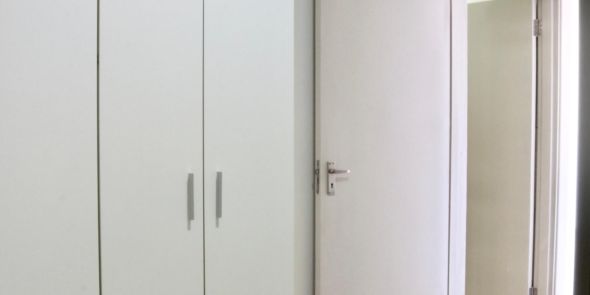 Image 4 of 6