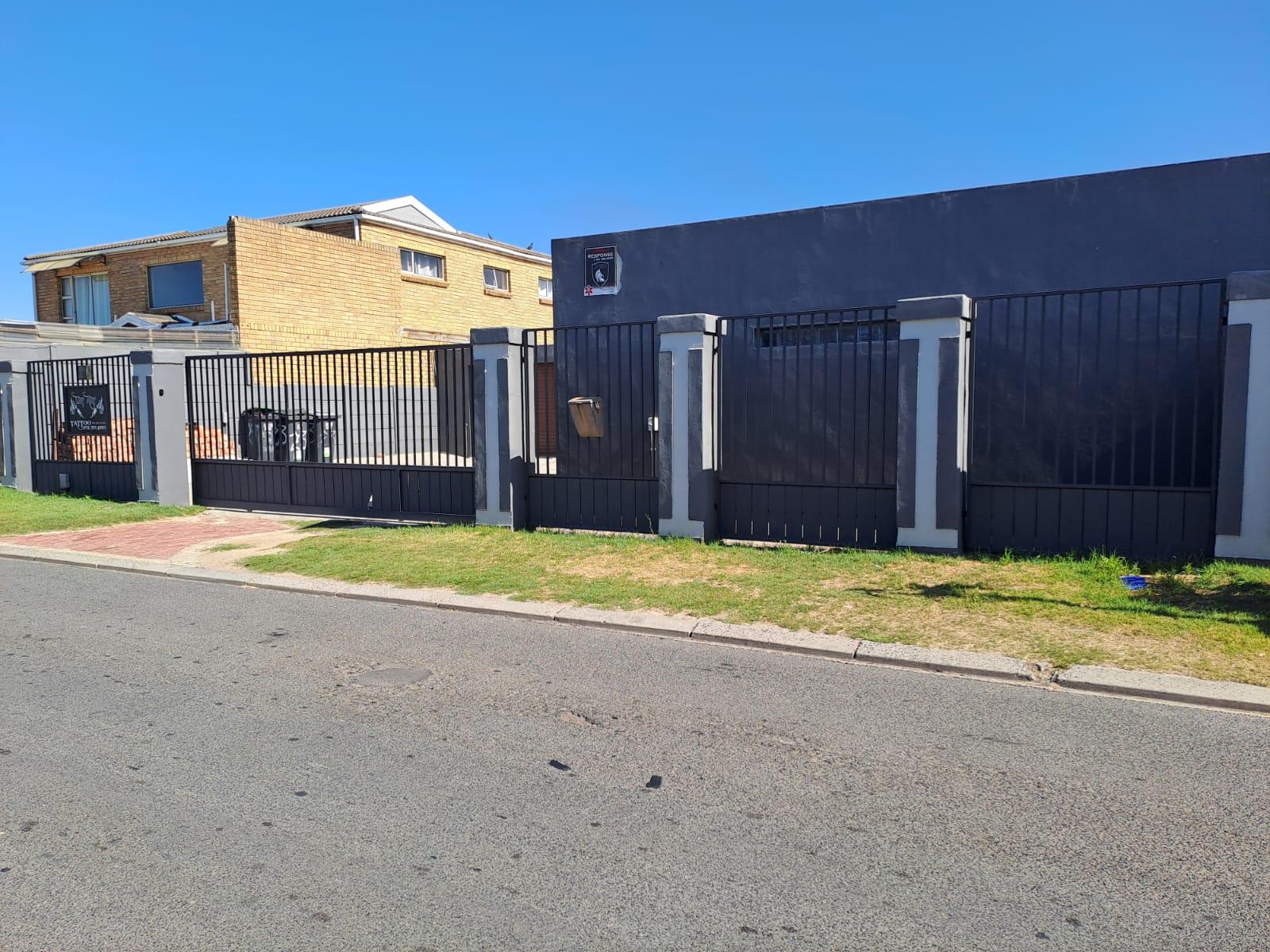 Image 4 of 6