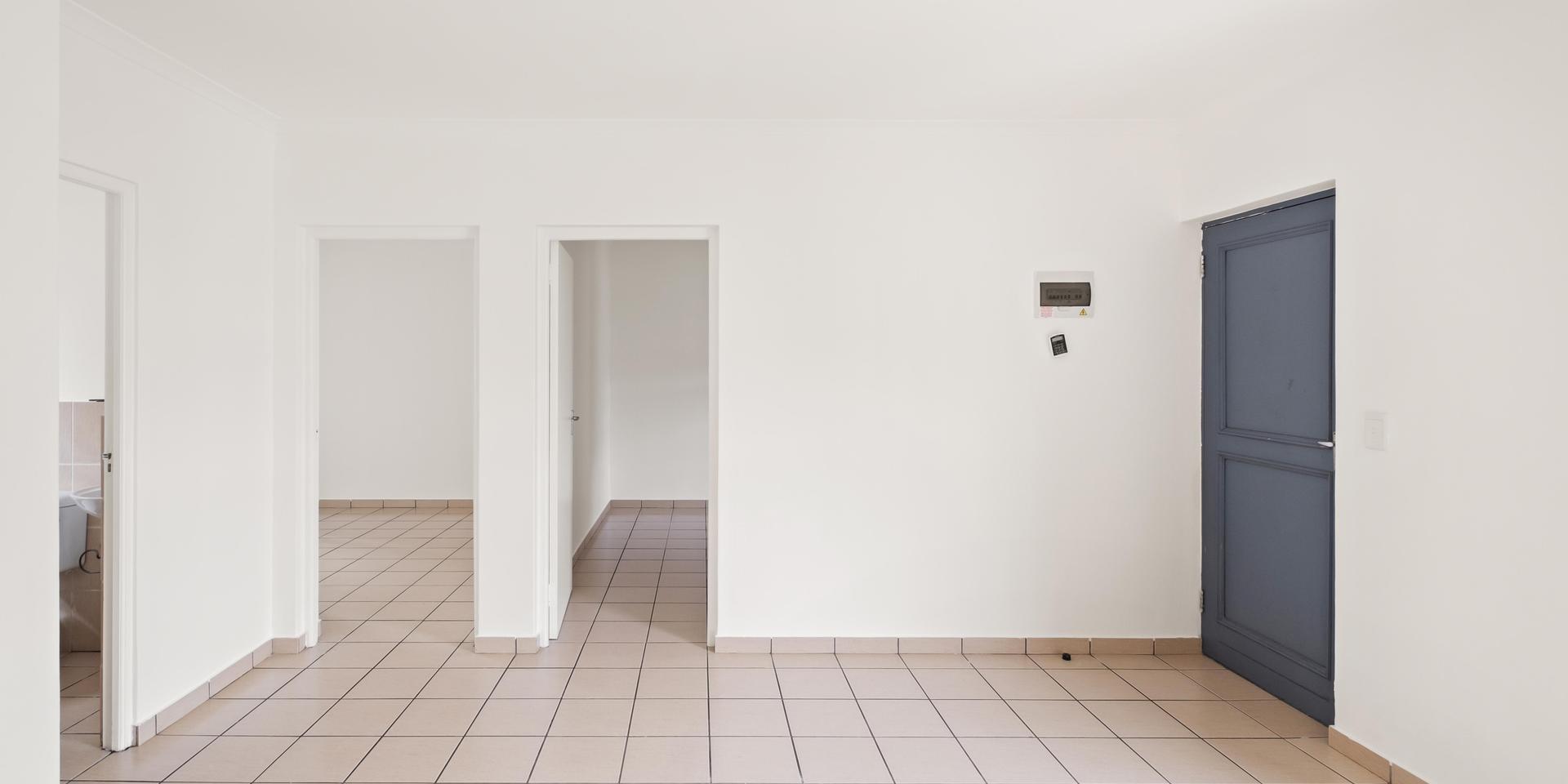 Image 4 of 6