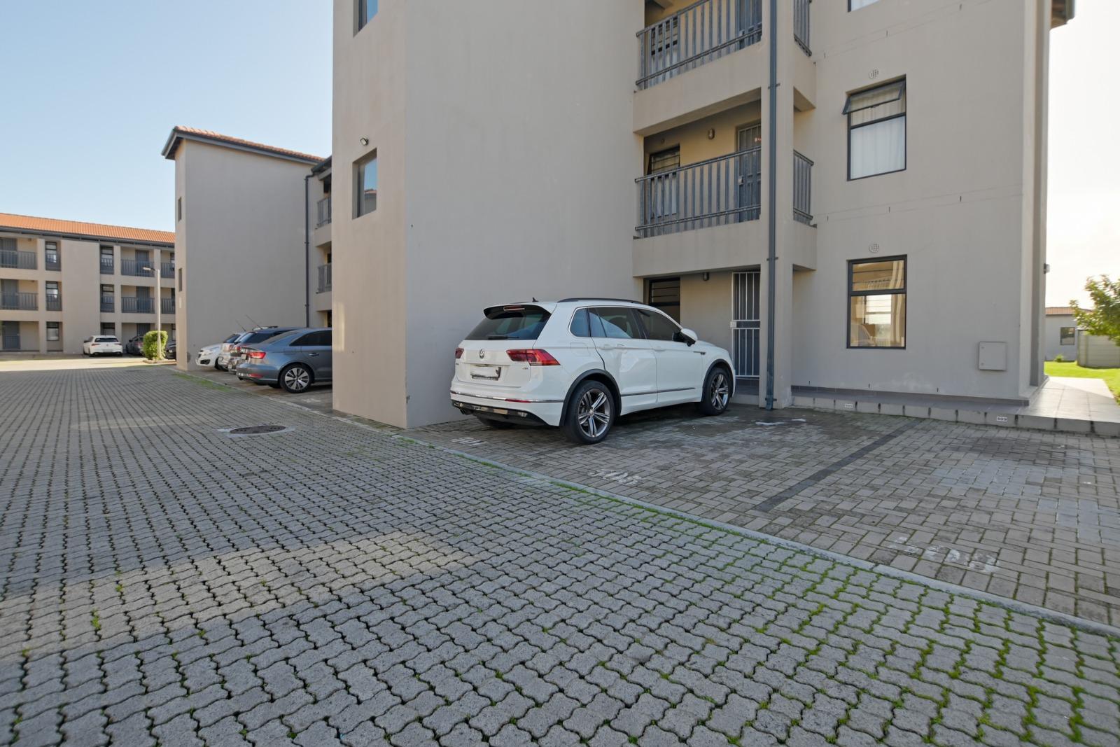 Image 4 of 6
