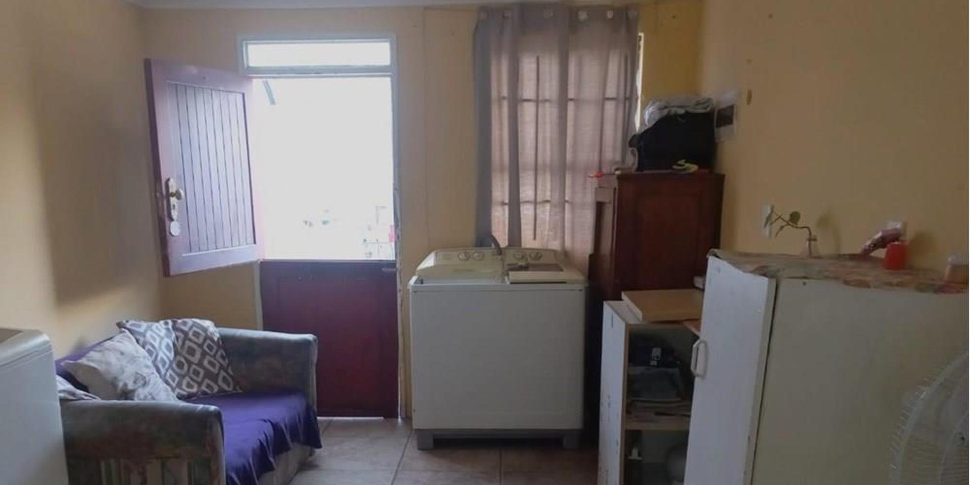 Image 3 of 6