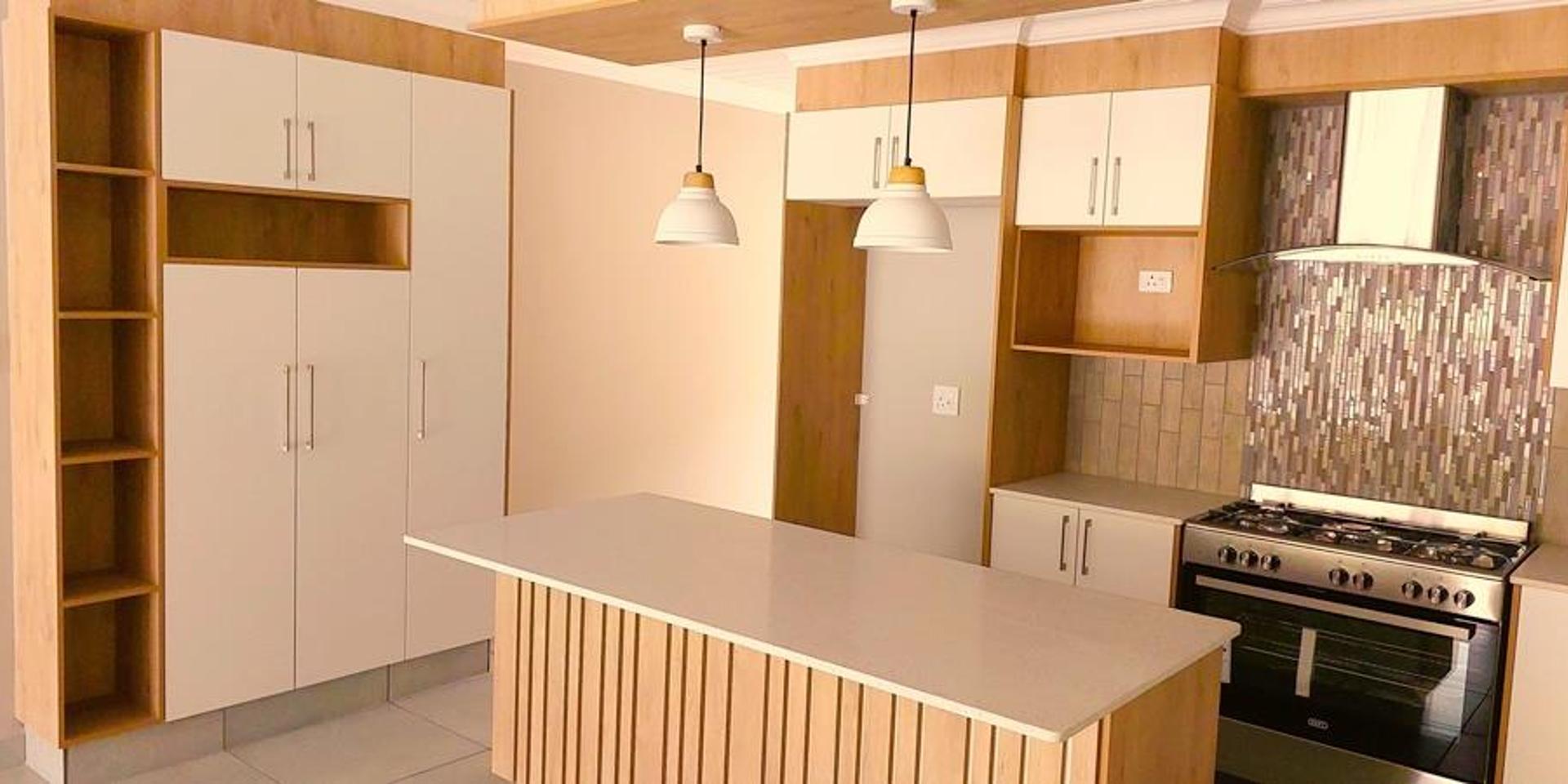 Image 4 of 6