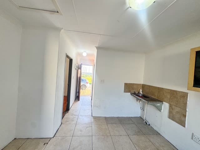 Image 4 of 6