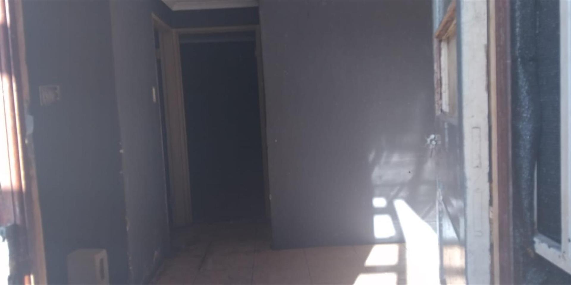 Image 5 of 6
