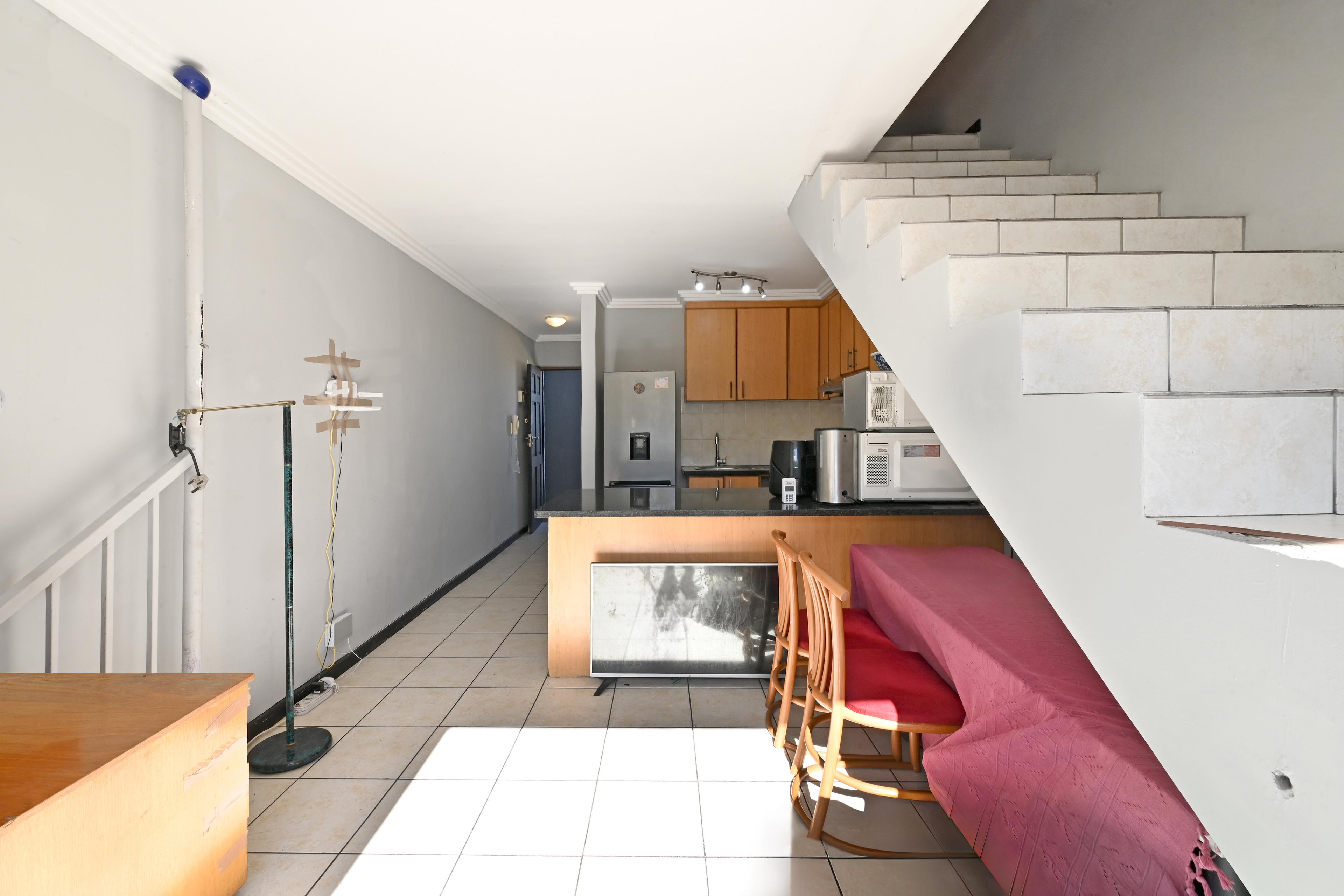 Image 3 of 6