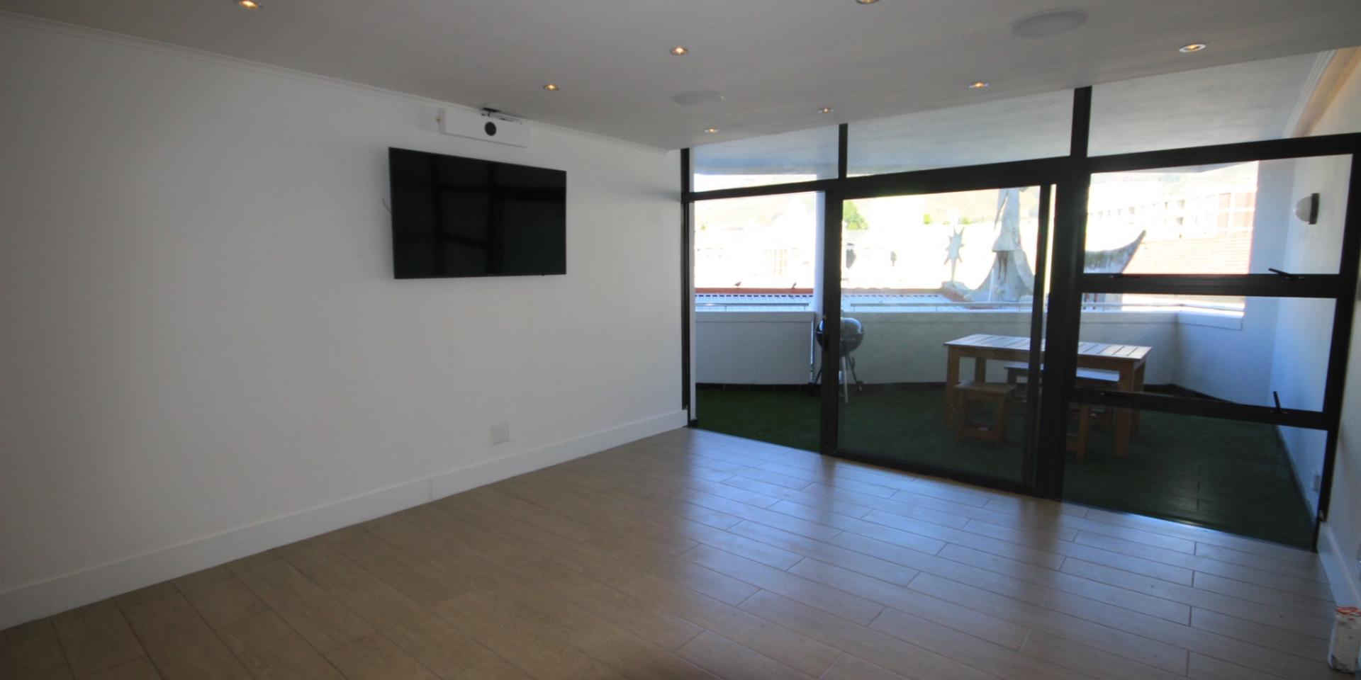 Image 5 of 6