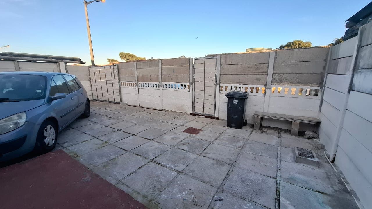 Image 2 of 6