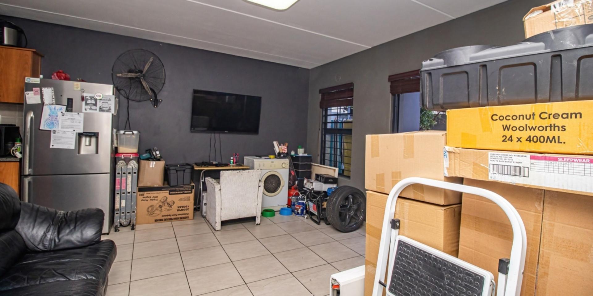Image 4 of 6