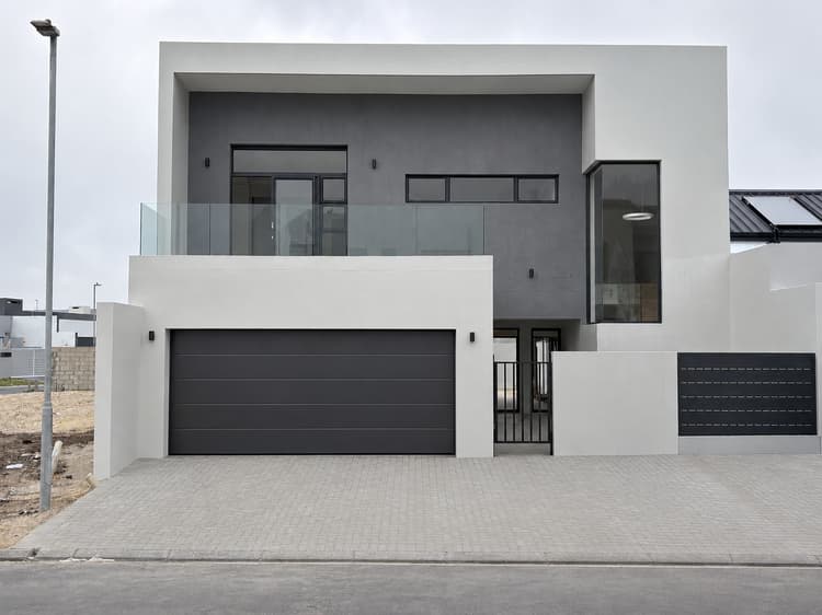 Main property image