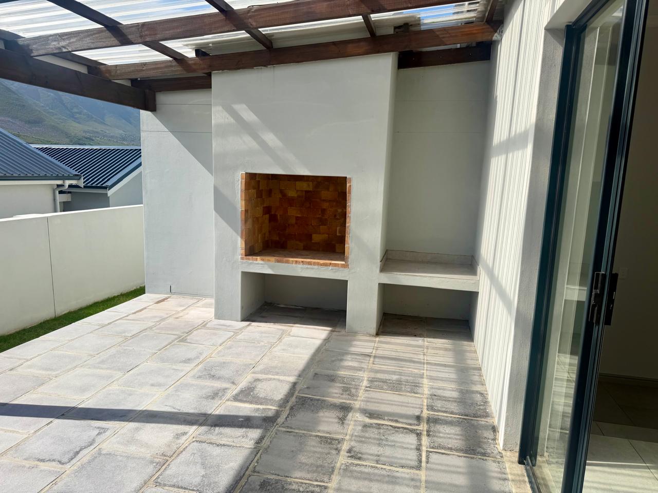 Image 2 of 6