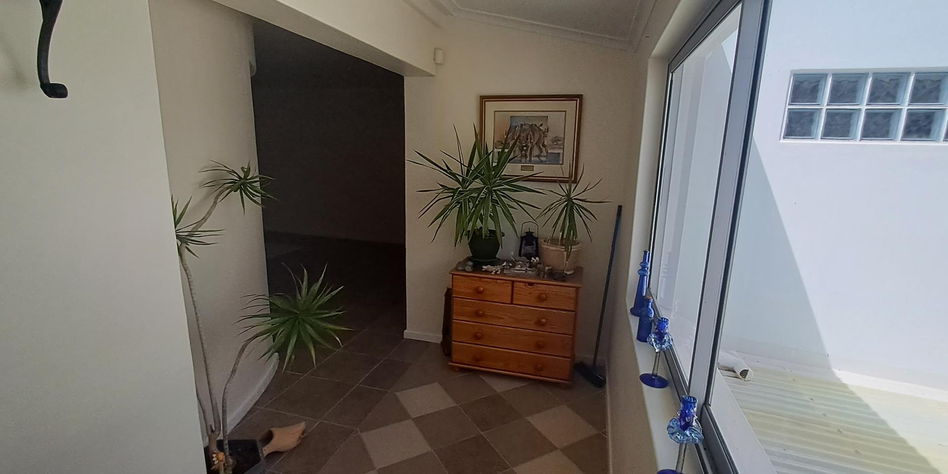 Image 4 of 6