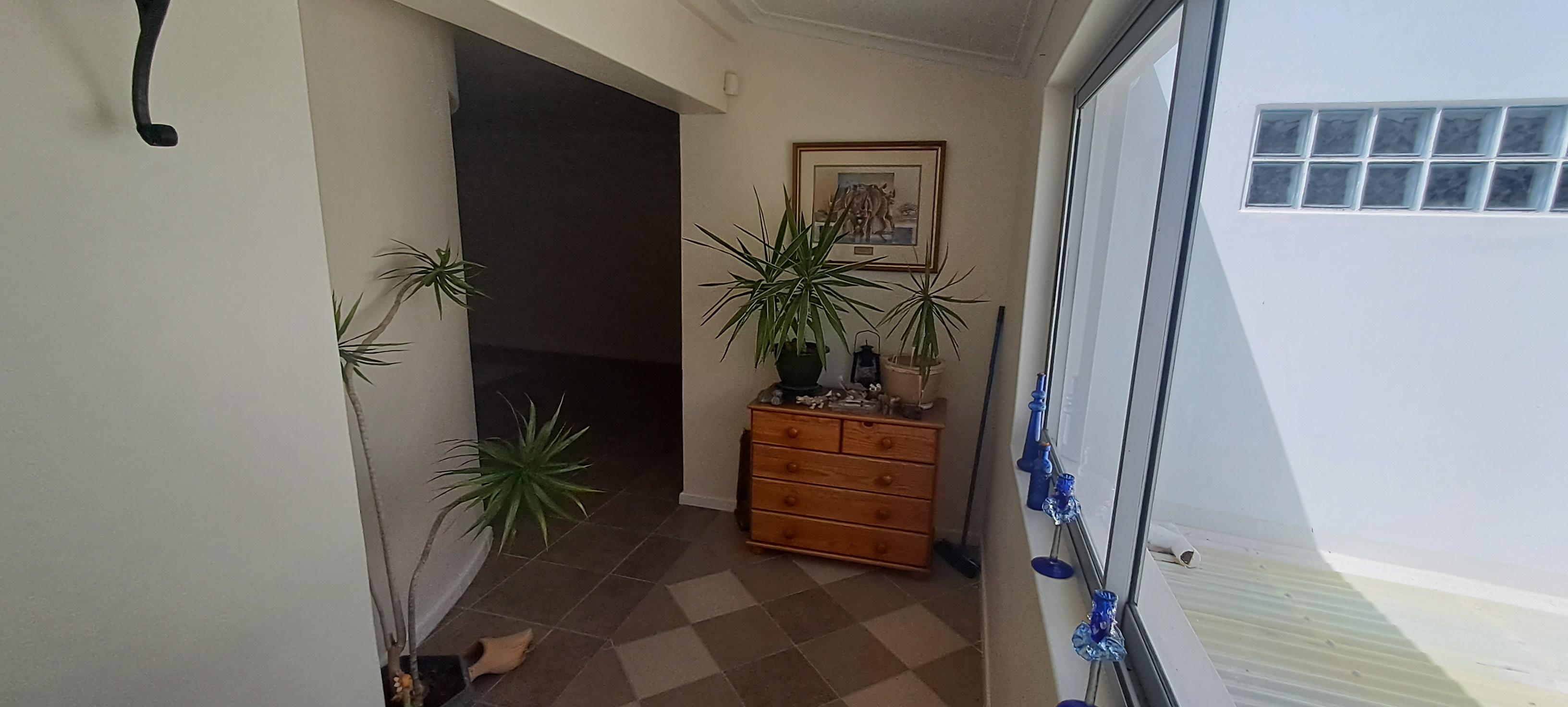 Image 4 of 6