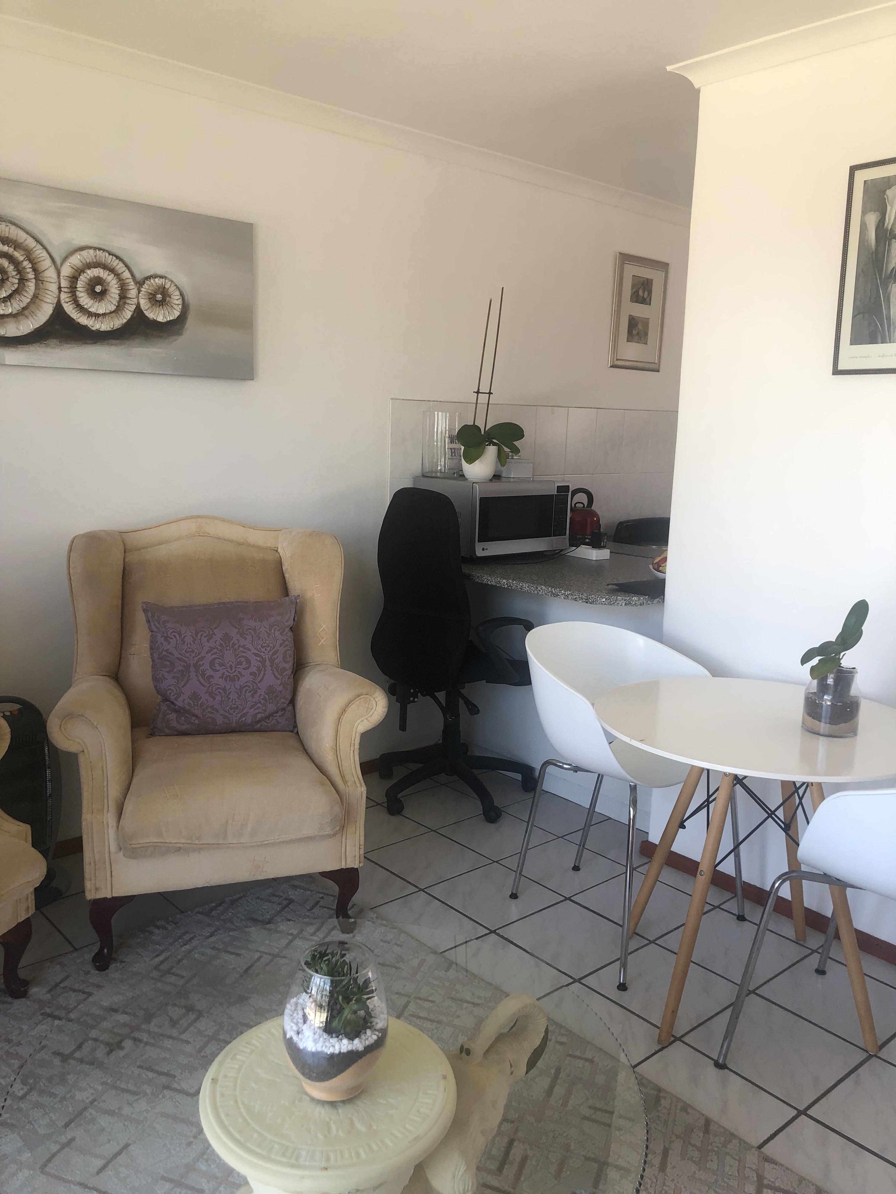 Image 2 of 6