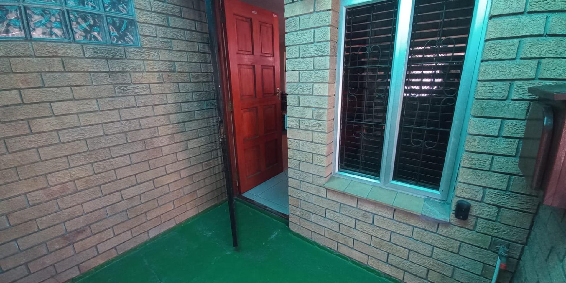 Image 2 of 6