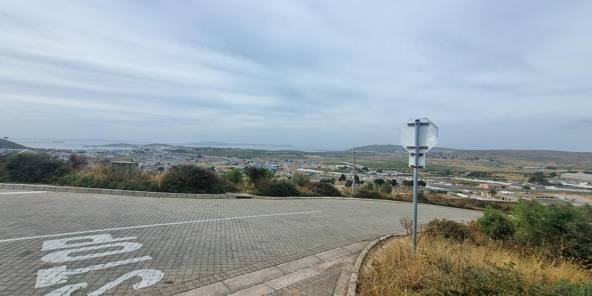 Image 2 of 6