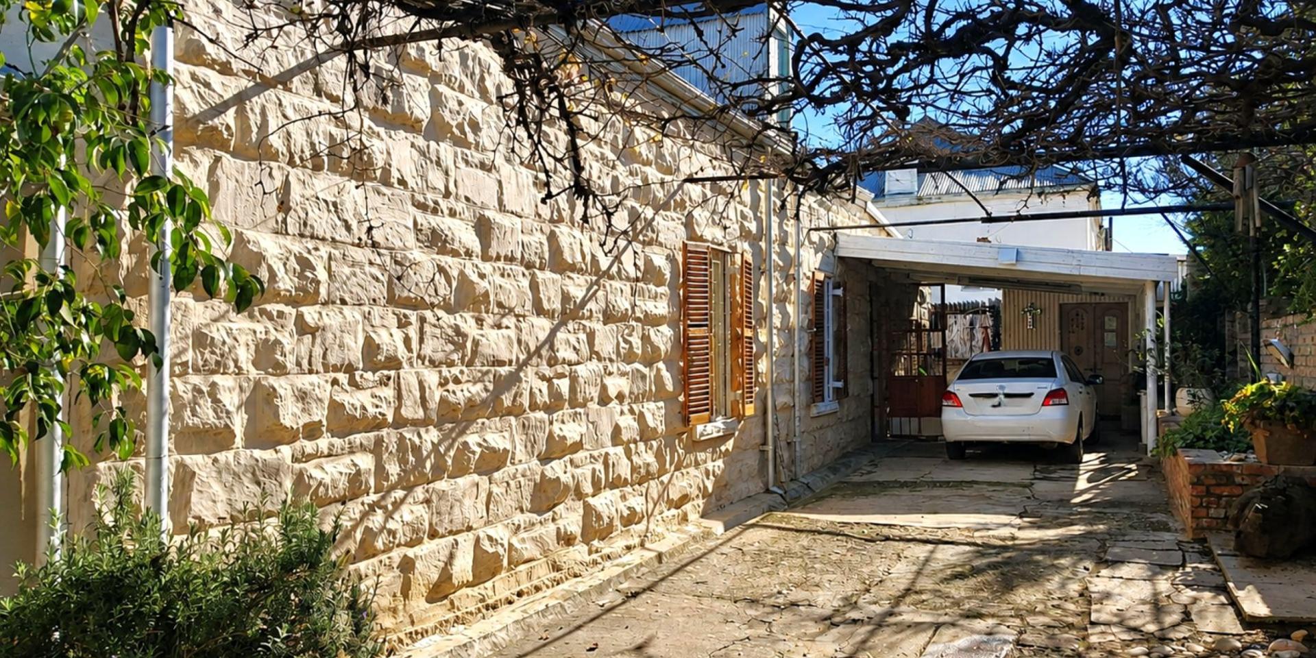 Image 4 of 6