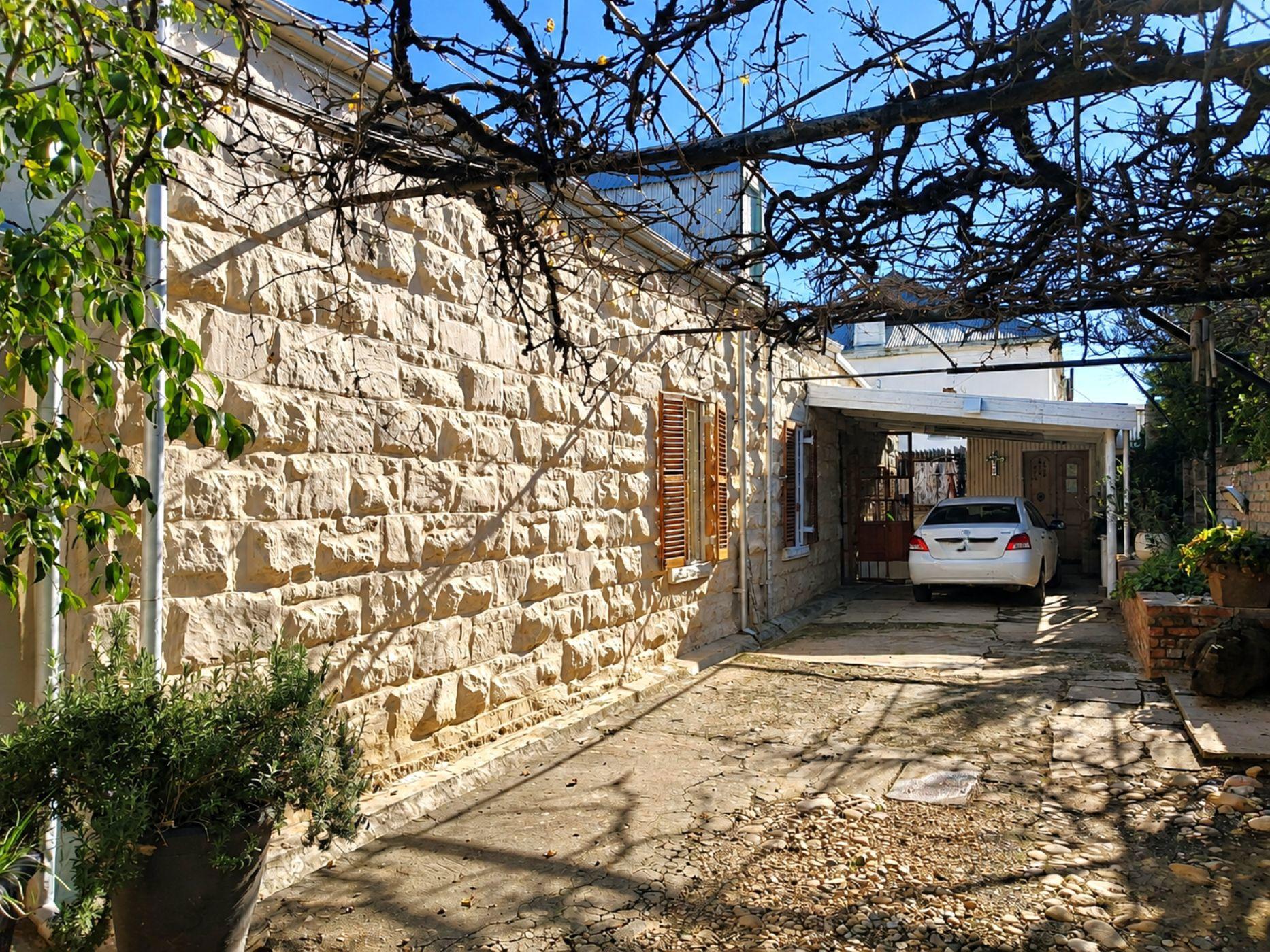 Image 4 of 6