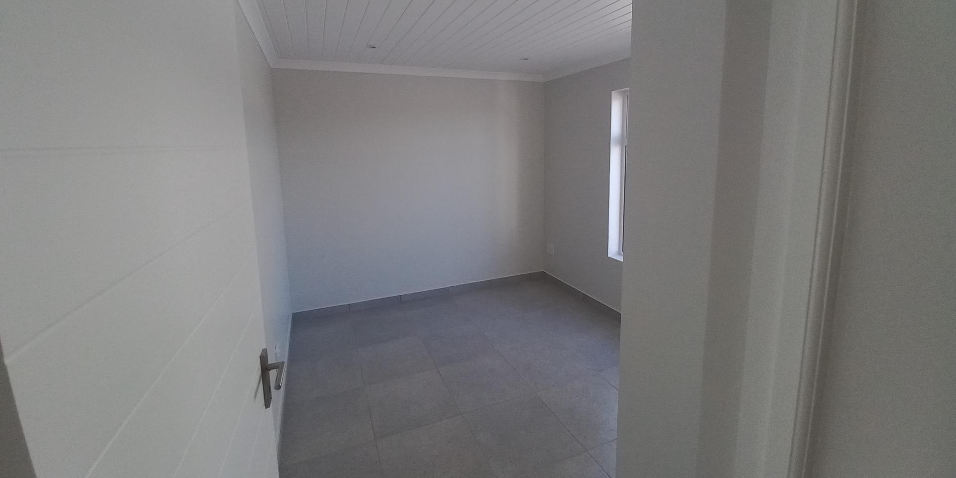 Image 5 of 6