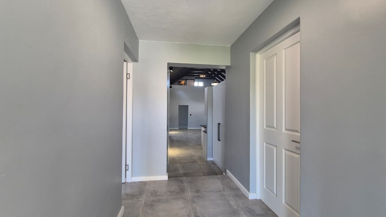 Image 2 of 6