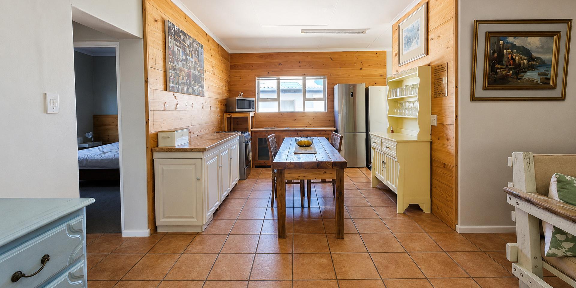 Image 4 of 6
