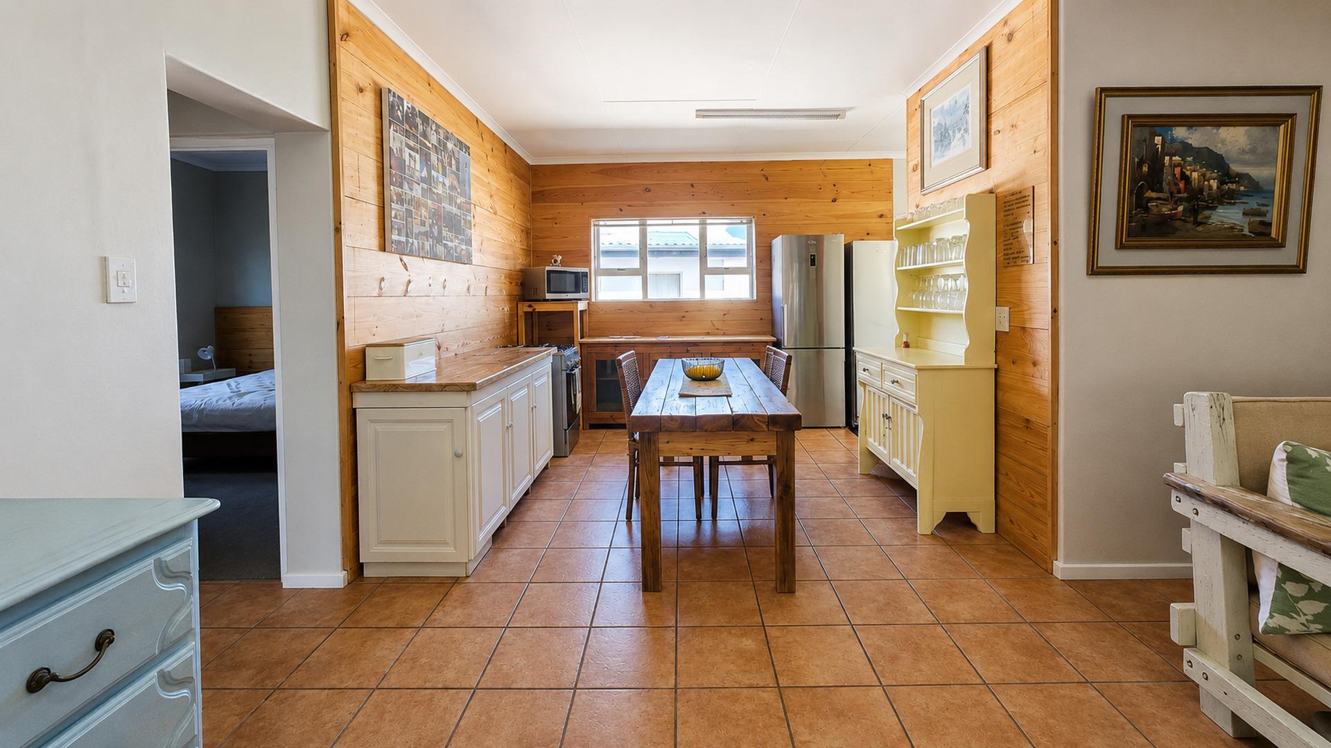 Image 4 of 6