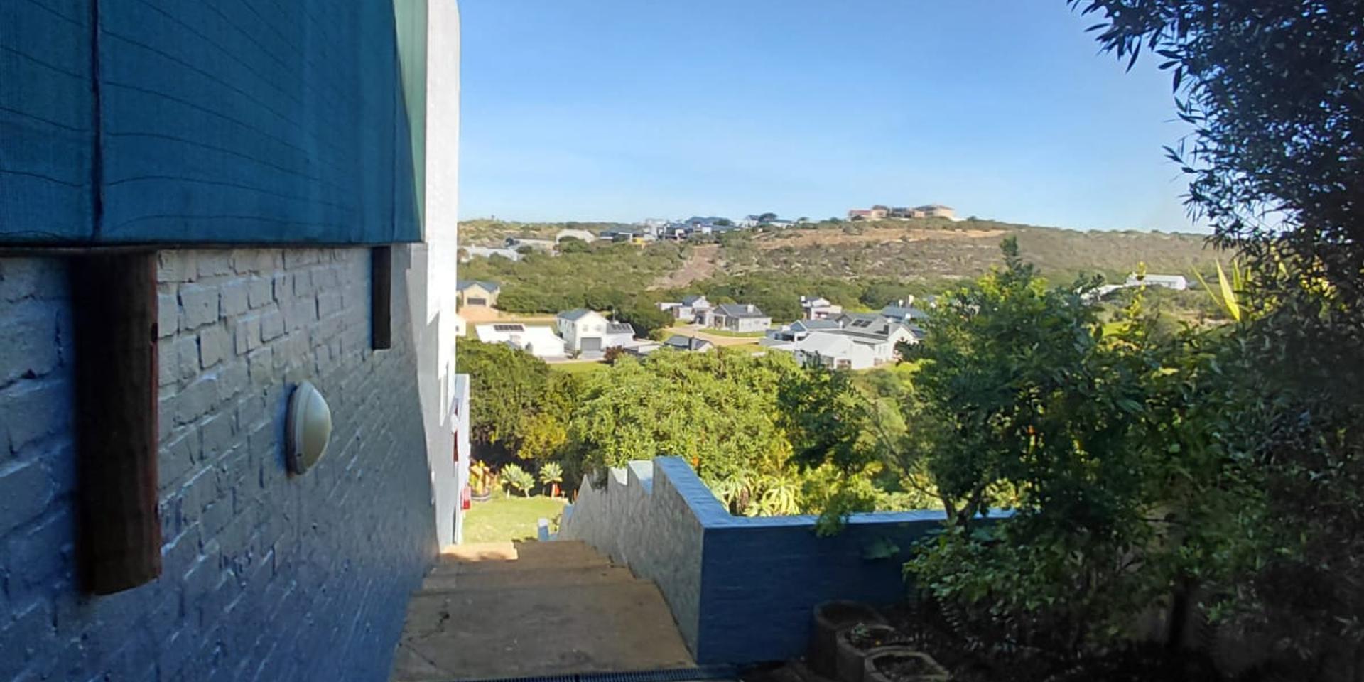 Image 4 of 6