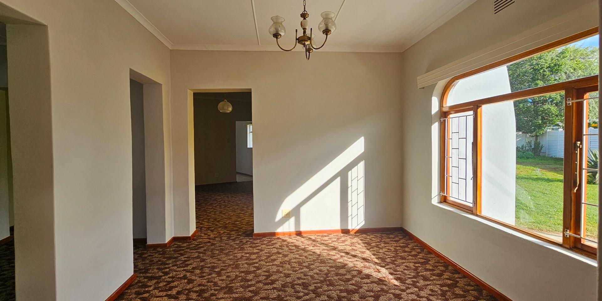 Image 4 of 6