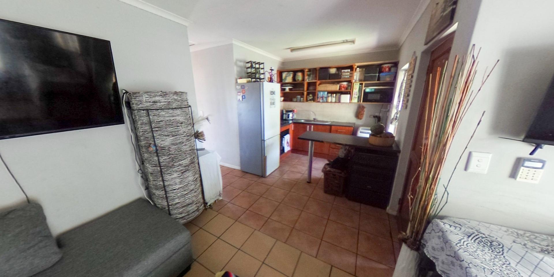 Image 4 of 6