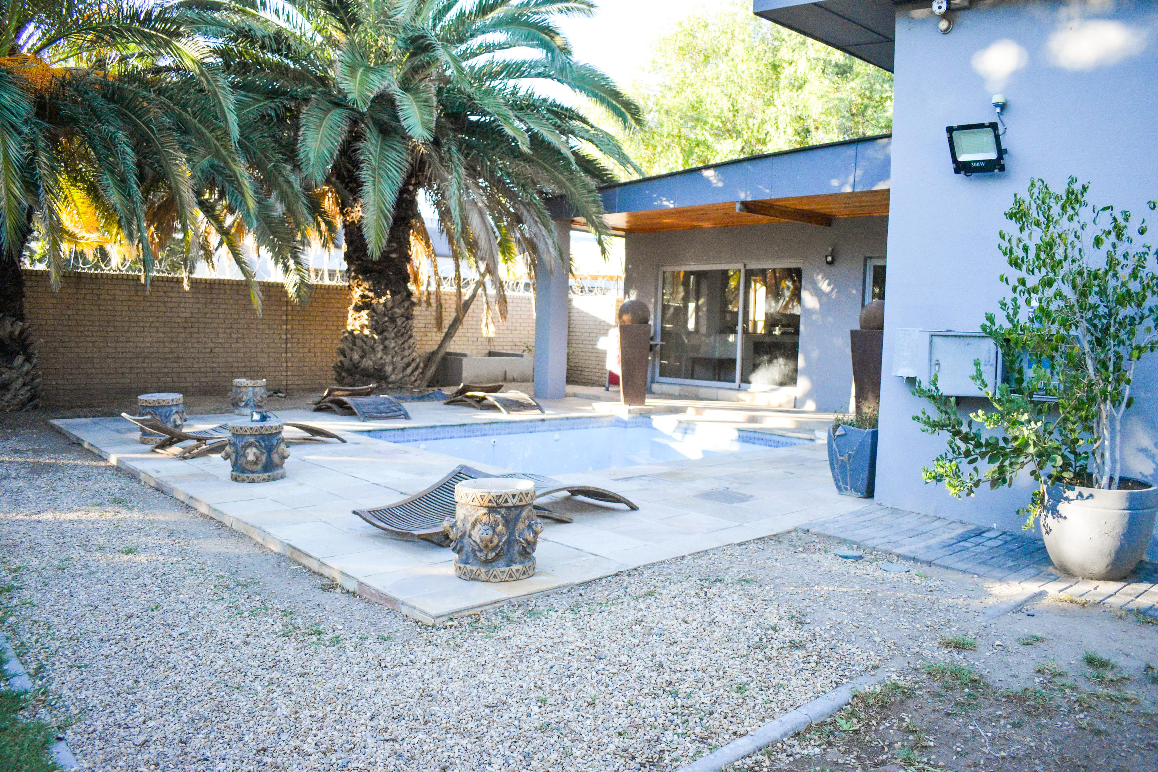 Image 3 of 6