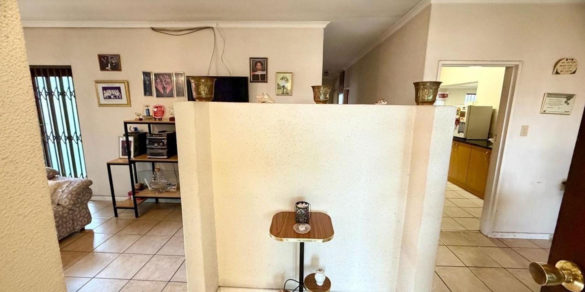Image 3 of 6