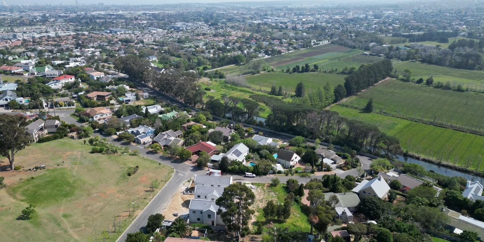 Image 4 of 6