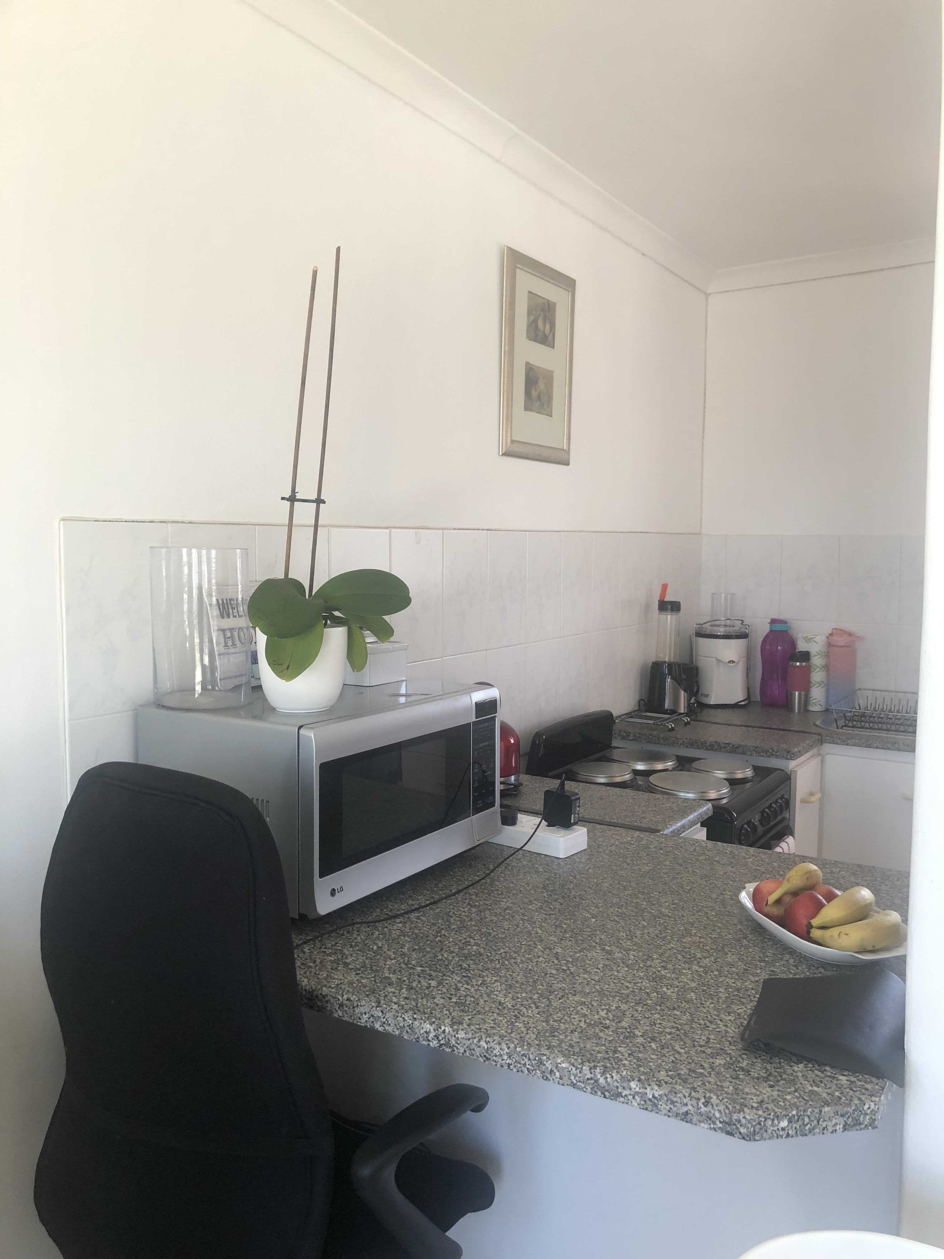 Image 4 of 6