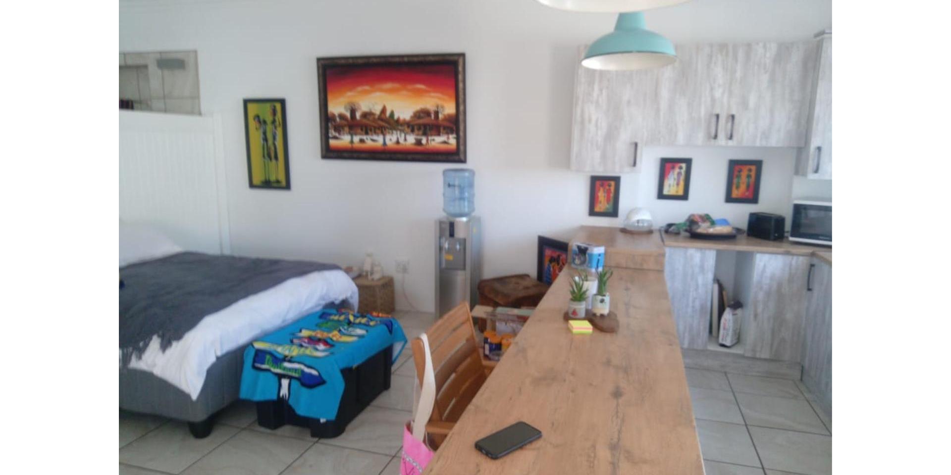 Image 2 of 6