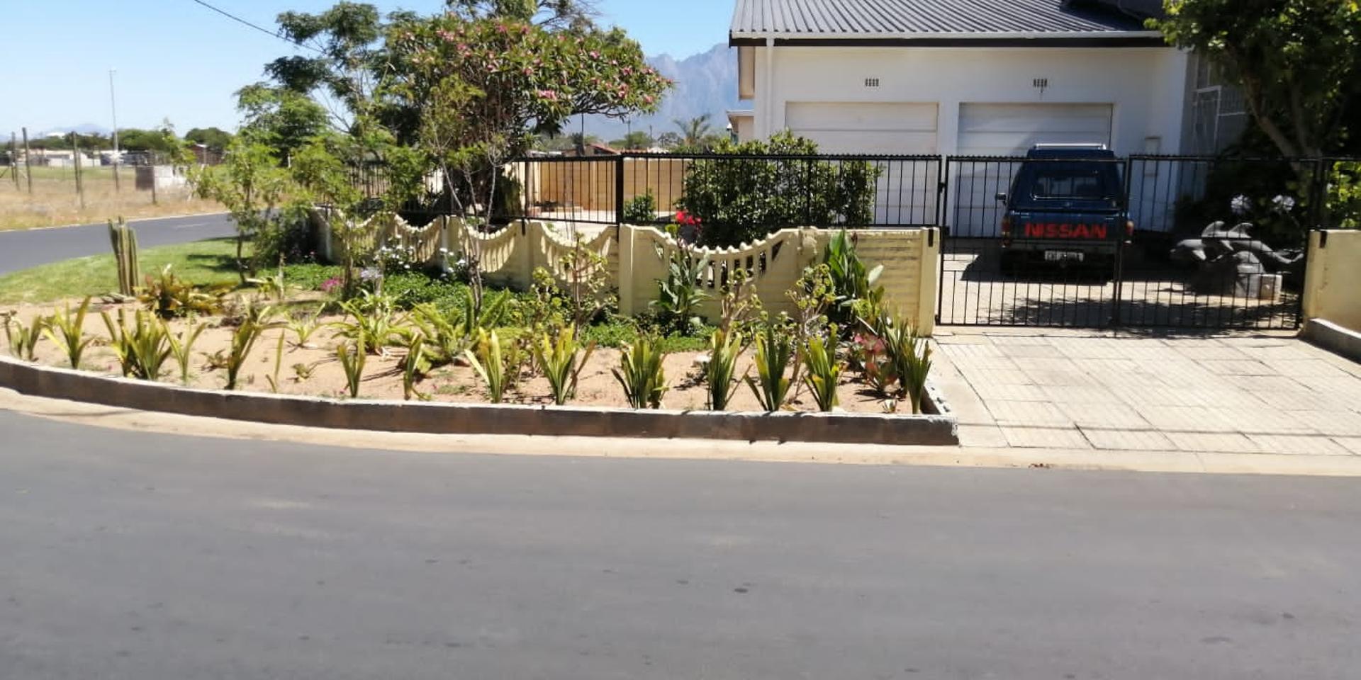 Image 3 of 6