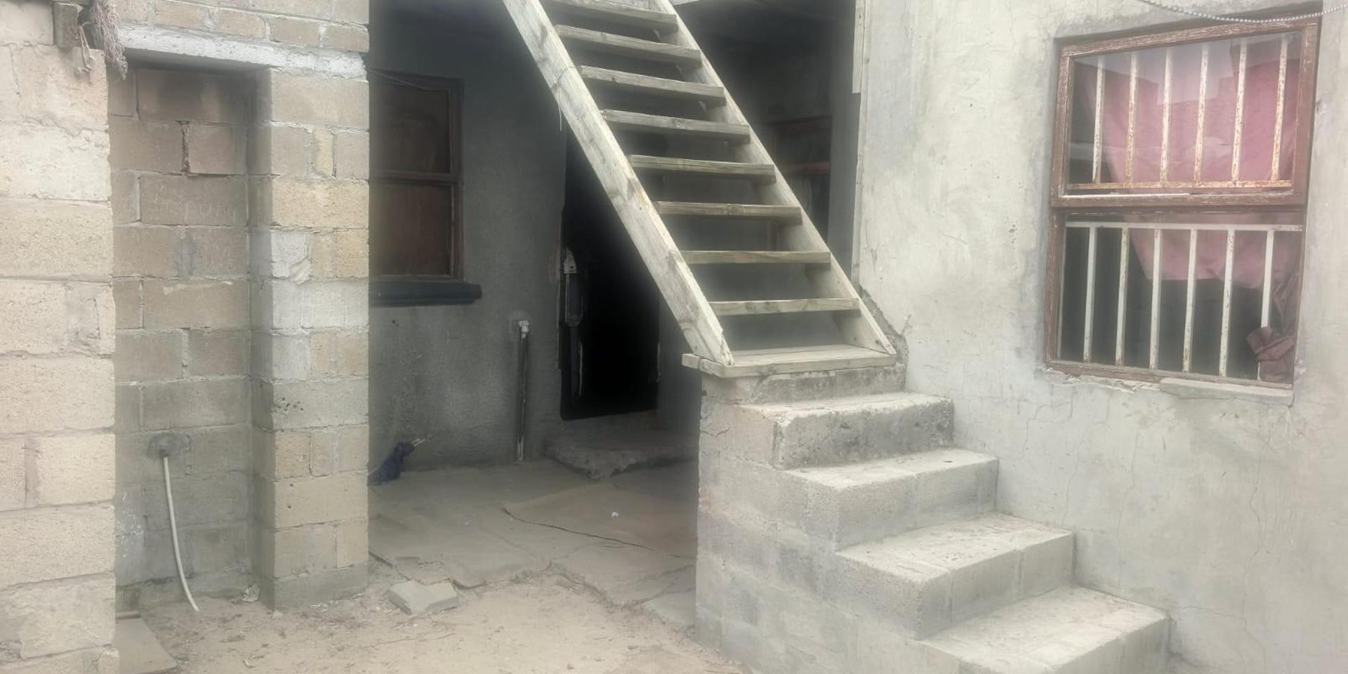 Image 1 of 6