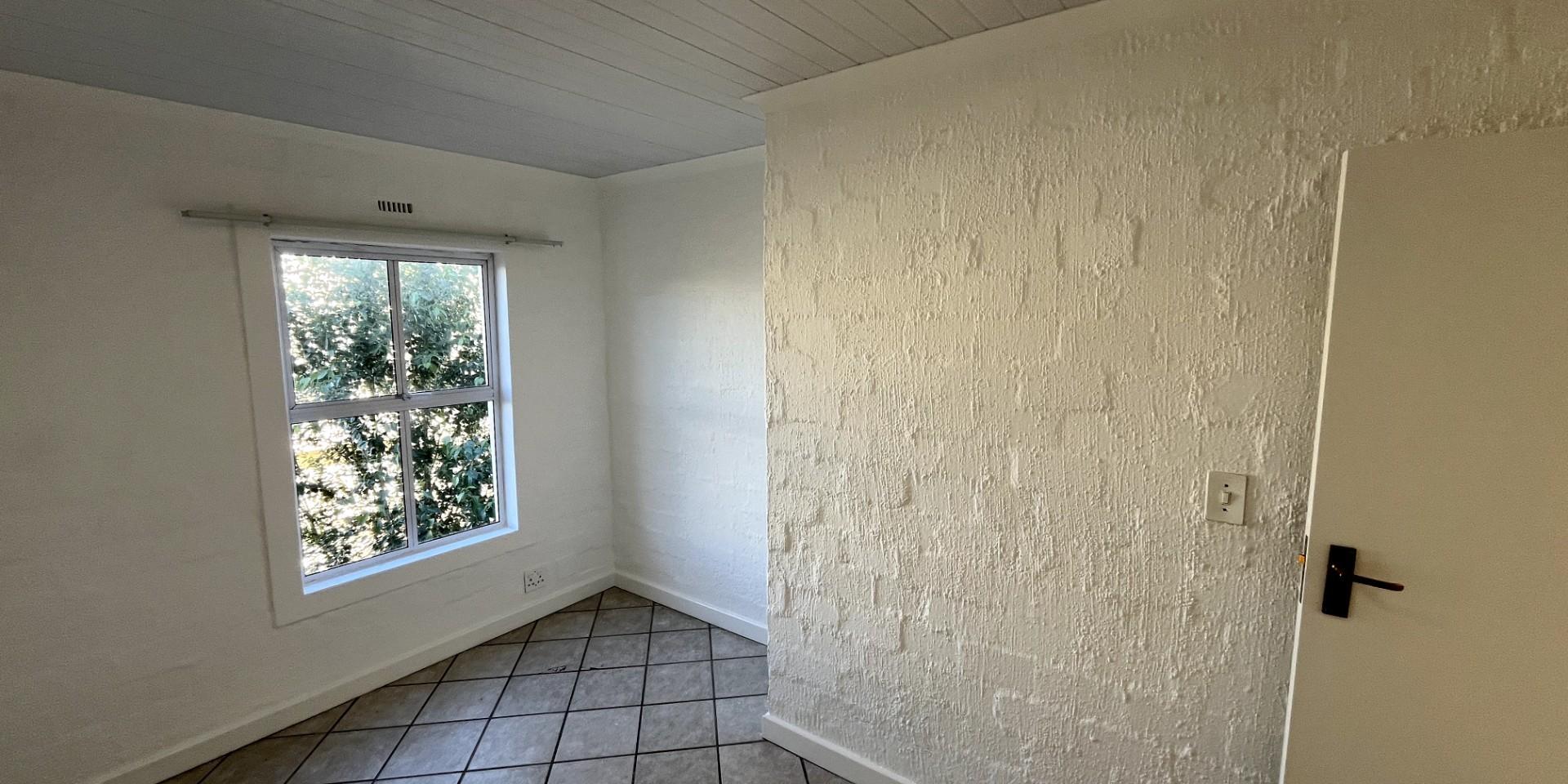 Image 4 of 6