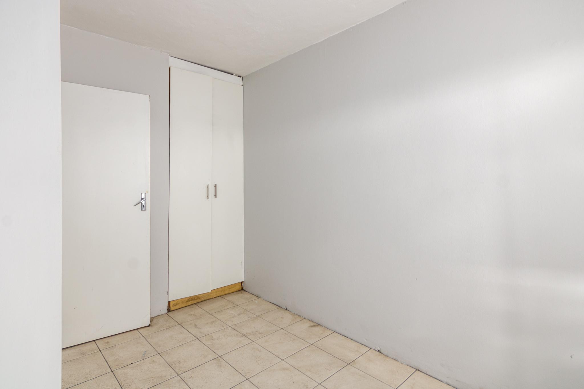 Image 5 of 6