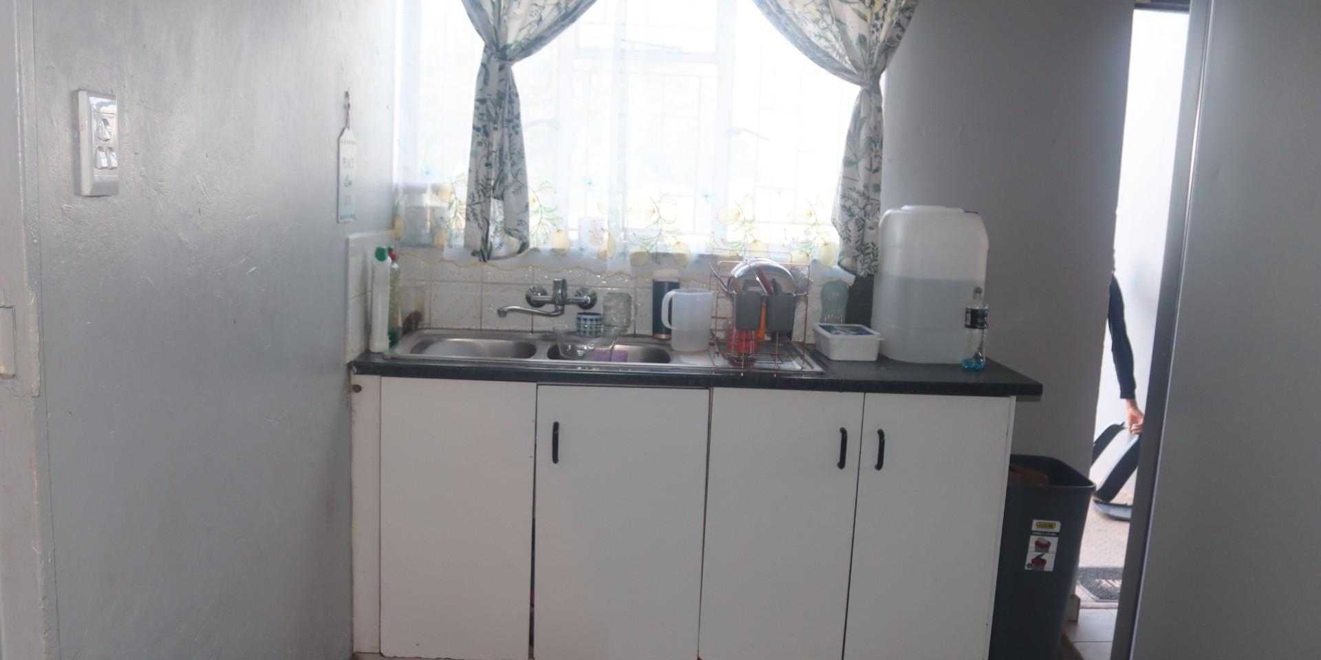 Image 5 of 6