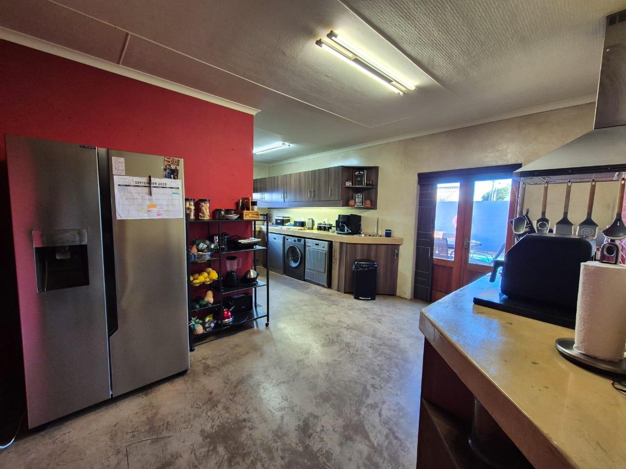 Image 5 of 6