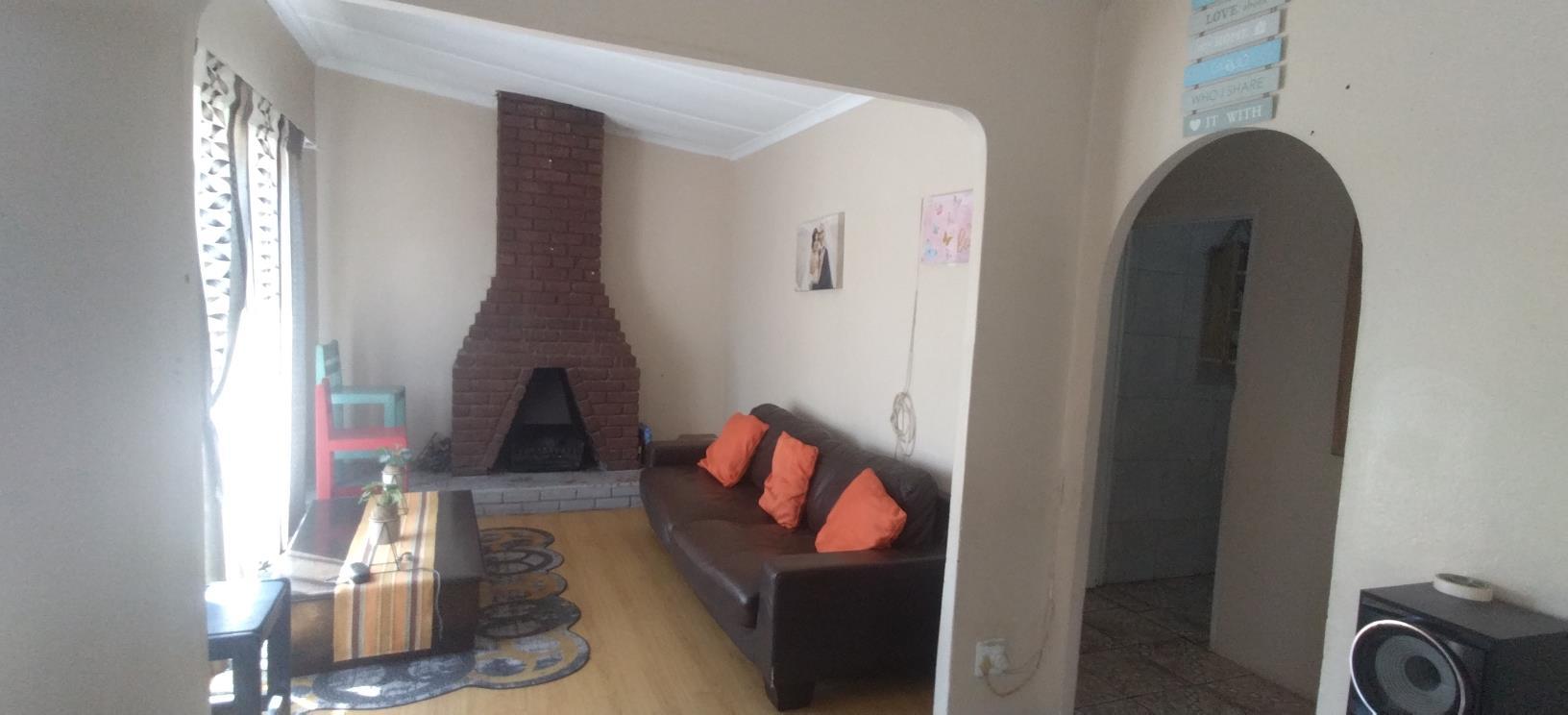 Image 3 of 6
