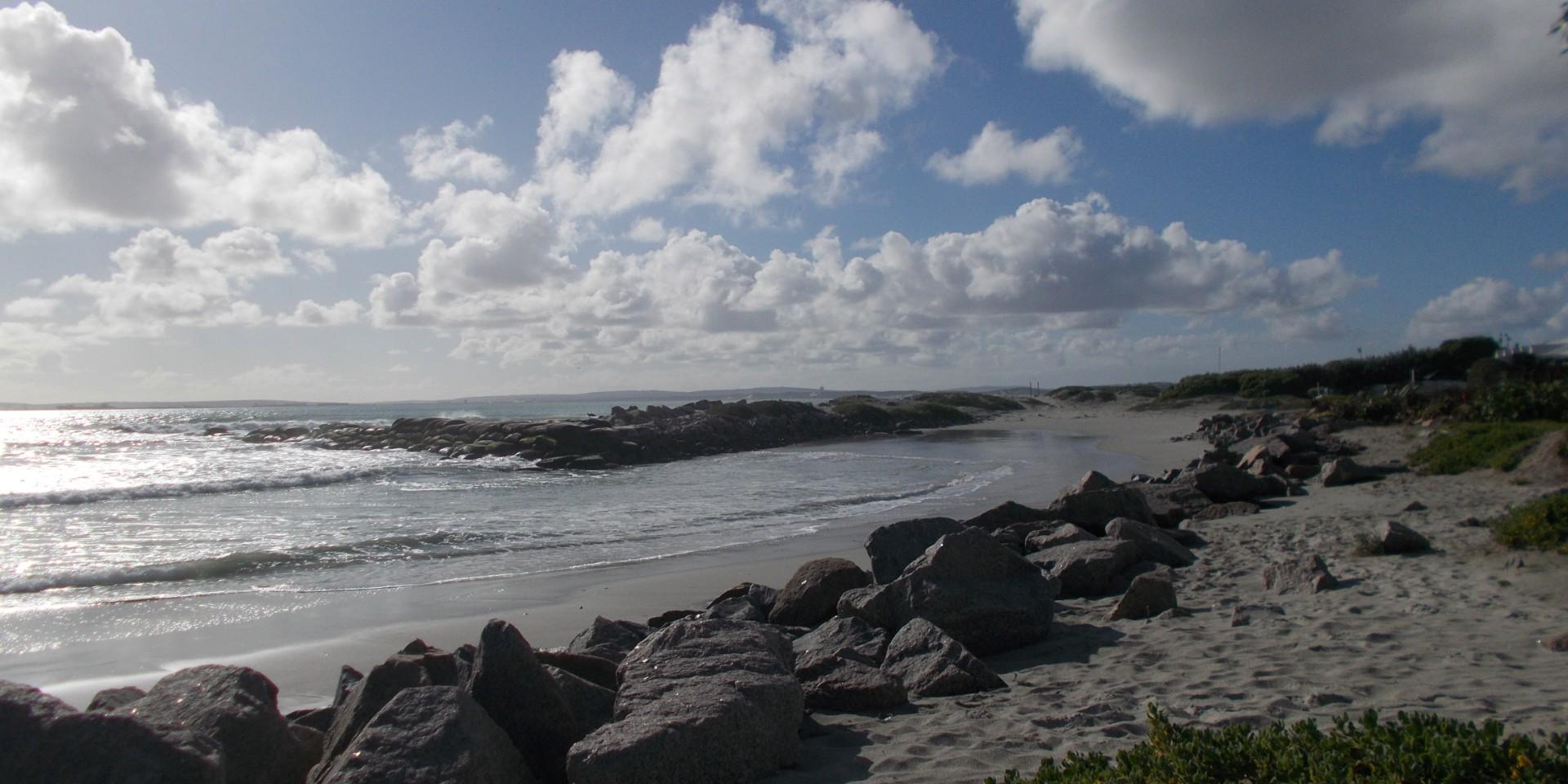 Image 2 of 6