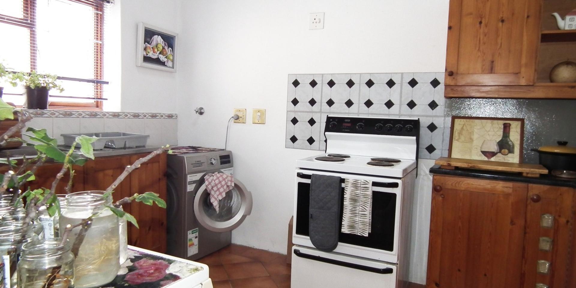 Image 4 of 6