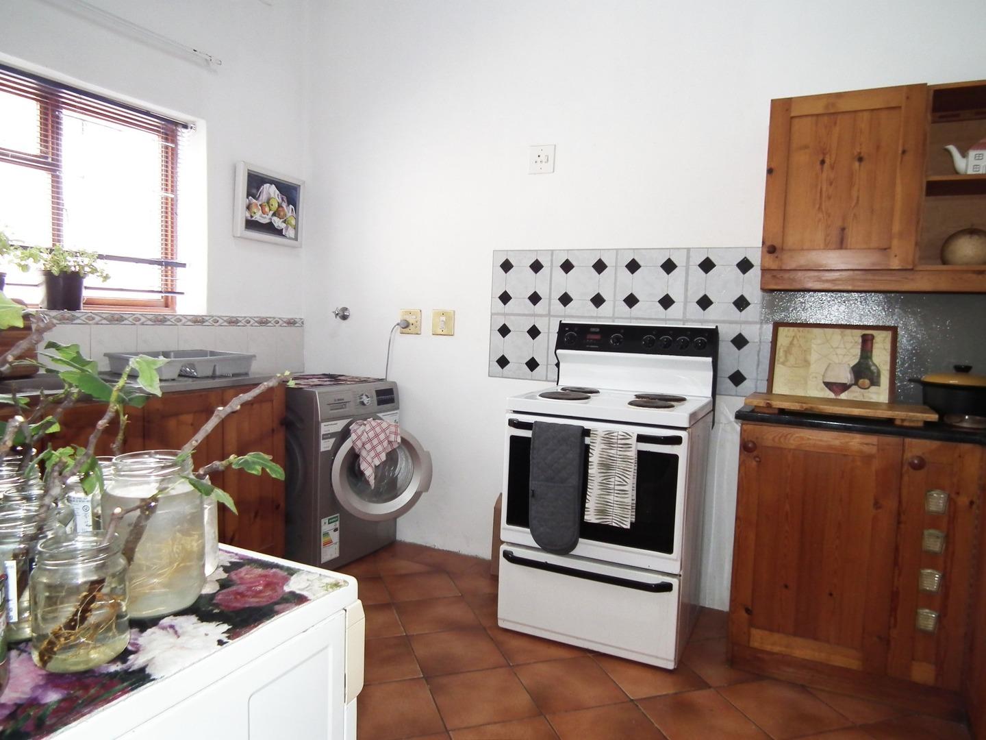 Image 4 of 6