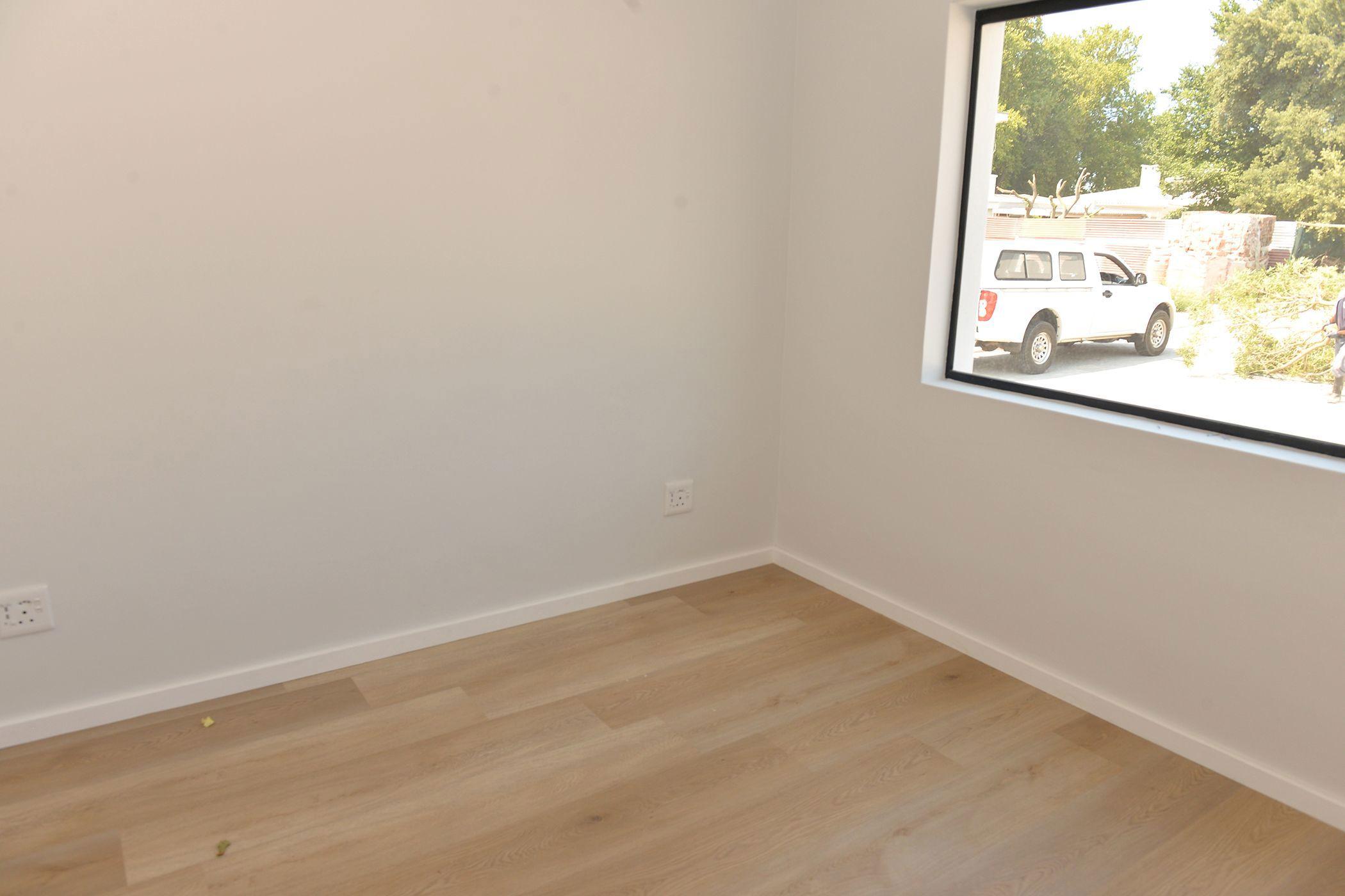 Image 5 of 6