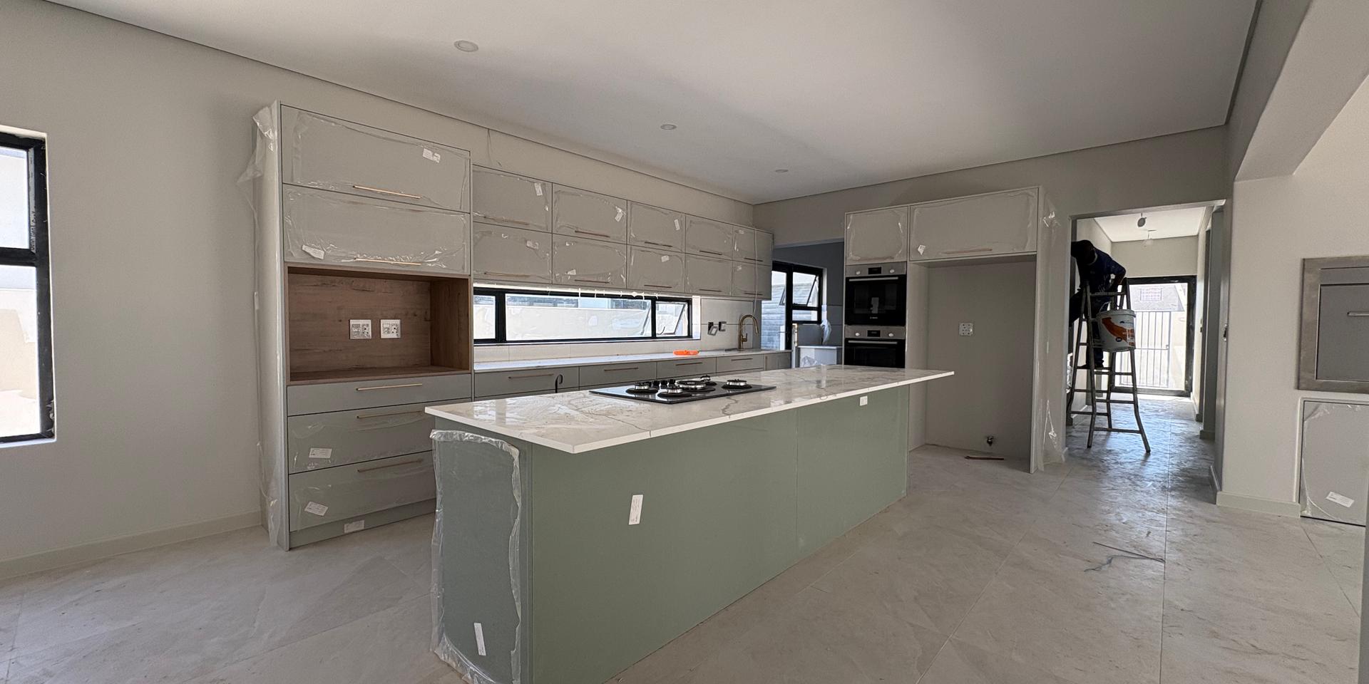 Image 2 of 6