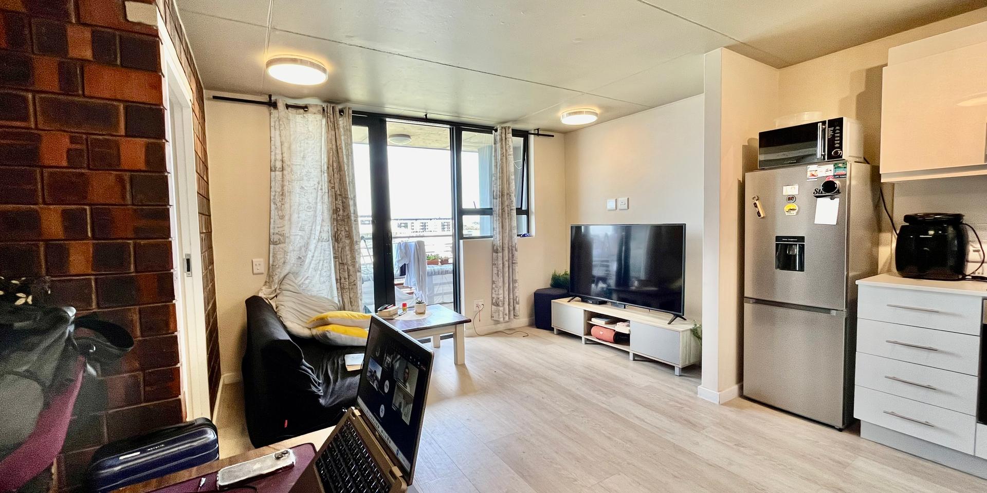 Image 4 of 6