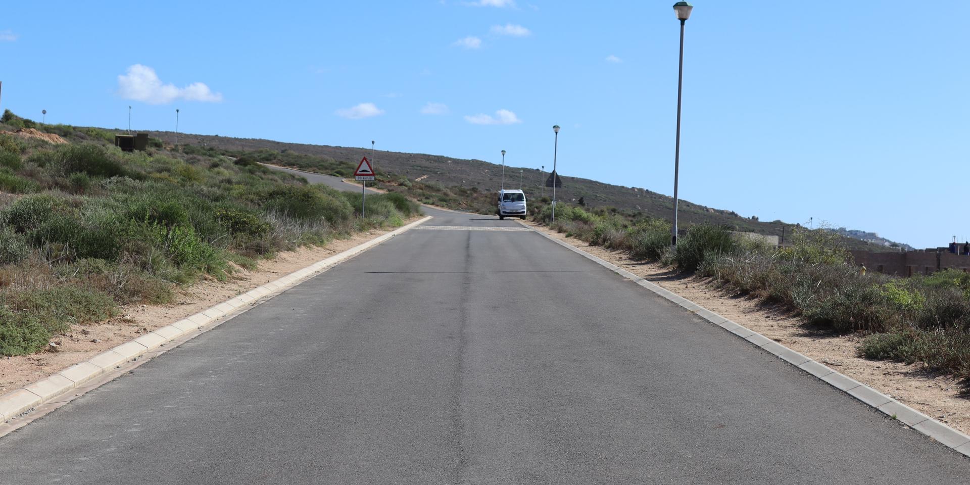 Image 2 of 6